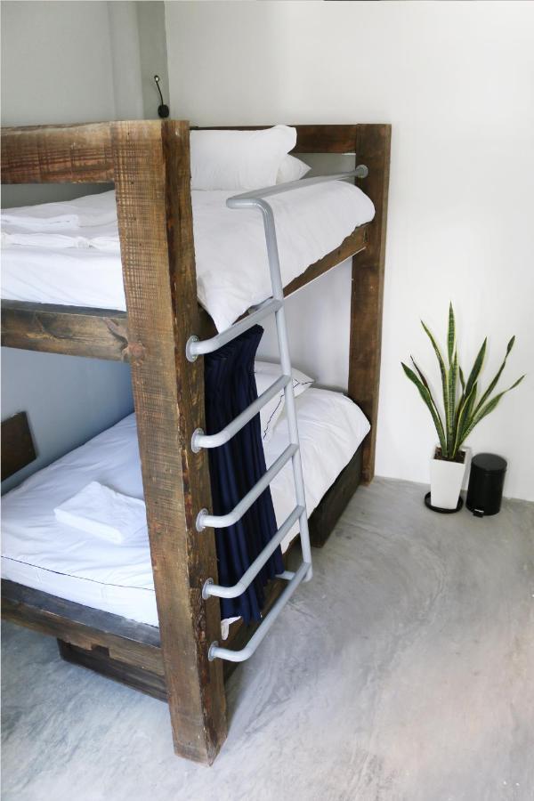 The Dorm Saigon (Adults Only) Hostel Ho Si Minh-város Szoba fotó